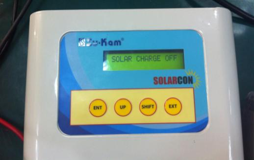 Smart detection feature disconnecting PV when voltage drops below battery
