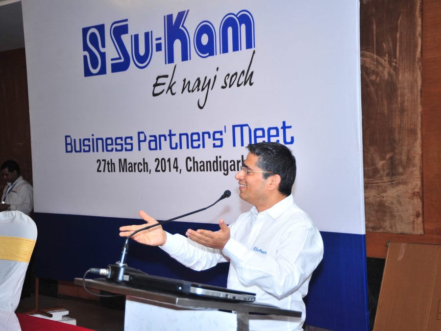 Kunwer Sachdev addressing the Su-Kam Business Partners' Meet, Chandigarh, 2014